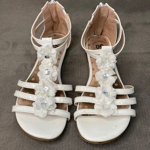 SO flower sandals big girls white size 4
